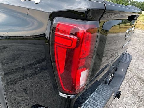Used 2024 GMC Sierra 1500 Elevation w/ LPO, Elevation Black Package AWD/4WD image 28