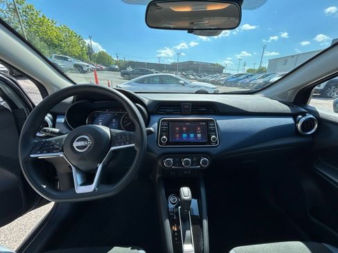 Used 2025 Nissan Versa SV FWD image 28