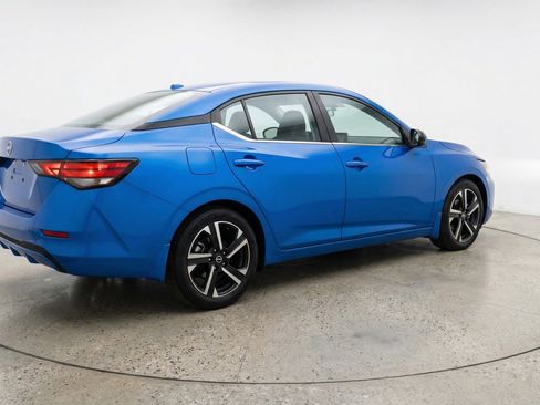Used 2025 Nissan Sentra SV image 9