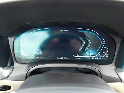 Used 2022 BMW 330e 330e w/ Driving Assistance Package image 15