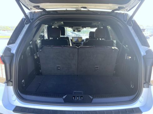 Used 2025 Ford Explorer Platinum w/ LUX Leather Package AWD/4WD image 9
