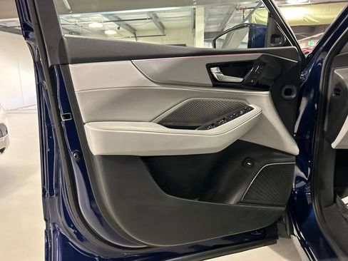 Used 2023 Acura MDX SH-AWD w/ Technology Package image 9
