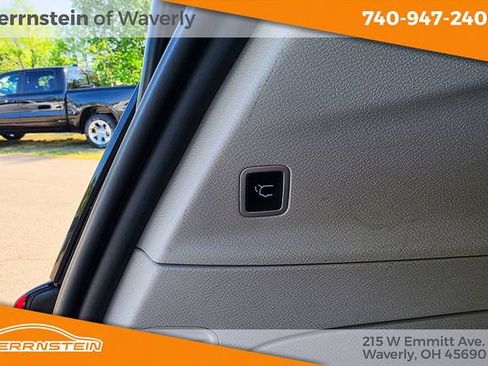 Used 2022 Chrysler Voyager LX FWD image 25