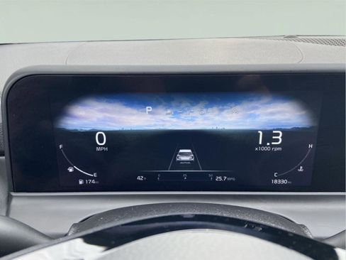 Used 2024 Kia Seltos EX image 4