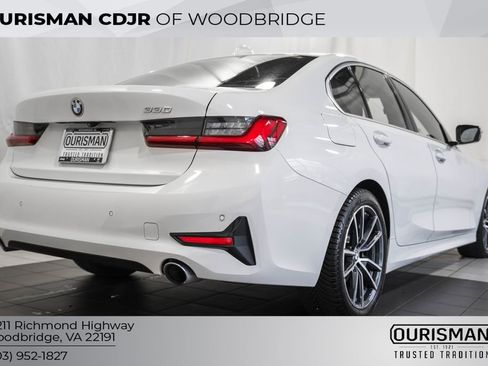Used 2019 BMW 330i Sedan w/ Driving Assistance Package image 5