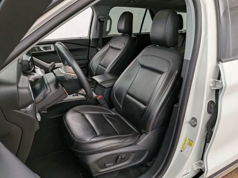 Certified 2022 Ford Explorer XLT w/ Equipment Group 202A AWD/4WD image 12