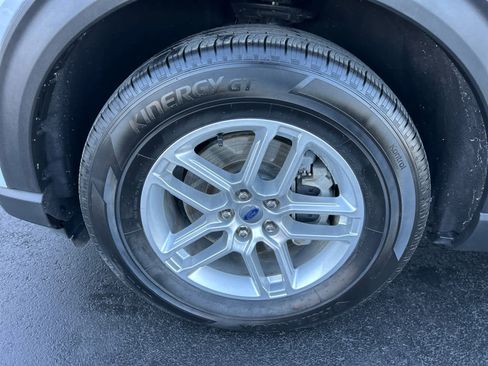 Certified 2025 Ford Explorer Active image 13