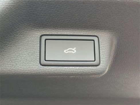 New 2025 Volkswagen ID. Buzz Pro S Plus image 10