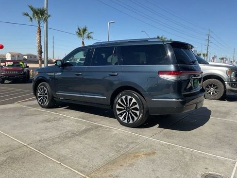 Used 2022 Lincoln Navigator Reserve AWD/4WD image 5