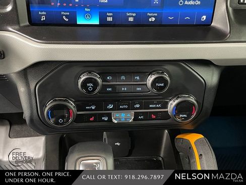 Used 2023 Ford Bronco Badlands image 32