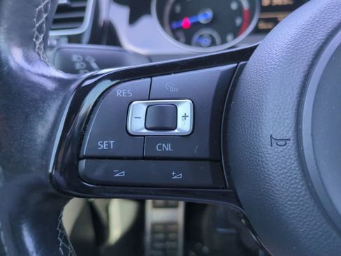 Used 2016 Volkswagen Golf R image 24