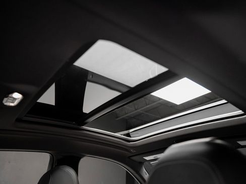 Used 2025 BMW X6 xDrive40i w/ Premium Package image 71