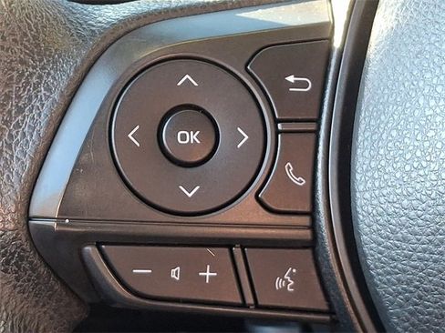 Used 2022 Toyota Corolla LE image 21
