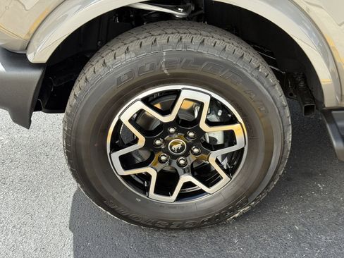 New 2026 Ford Bronco Outer Banks AWD/4WD image 28