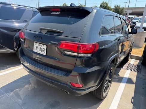 Used 2019 Jeep Grand Cherokee Altitude AWD/4WD image 4