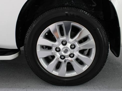Used 2012 Toyota Sequoia Platinum AWD/4WD image 86