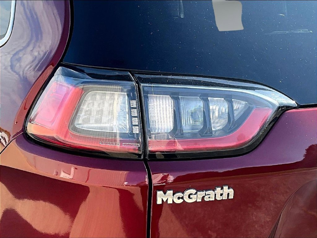 Used 2020 Jeep Cherokee Latitude Plus w/ Cold Weather Group AWD/4WD image 27