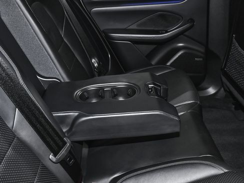 Used 2025 Porsche Macan 4 Electric image 51