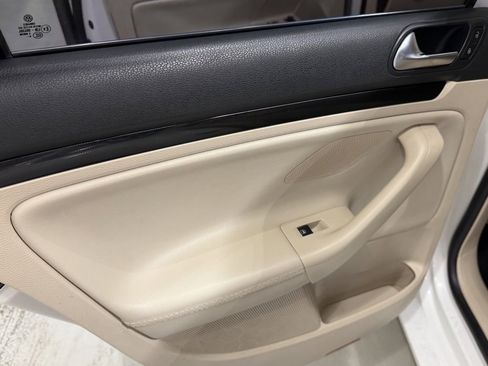 Used 2010 Volkswagen Jetta TDI image 28