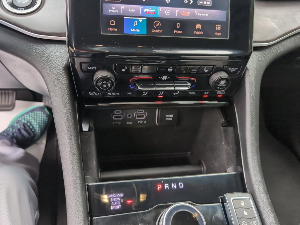 Used 2021 Jeep Grand Cherokee L Limited AWD/4WD image 23