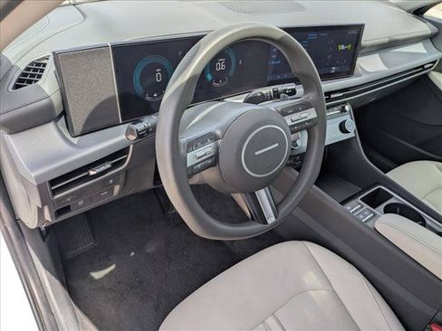 Used 2025 Hyundai Sonata SEL FWD image 10