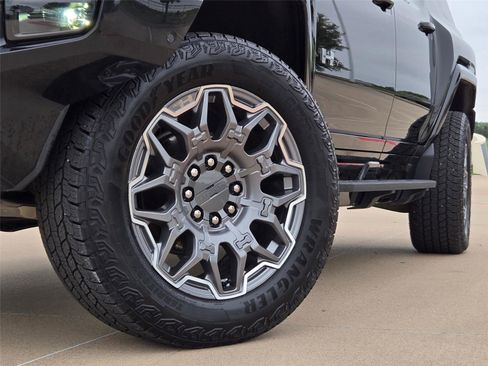 Used 2025 GMC Hummer EV 3X AWD/4WD image 8