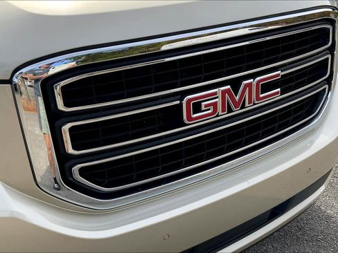 Used 2015 GMC Yukon SLT w/ Open Road Package image 27