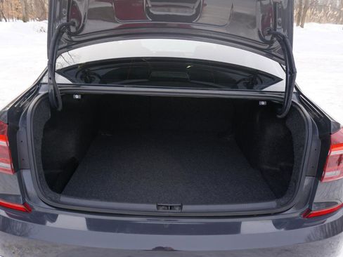 Used 2017 Volkswagen Passat 1.8T R-Line w/ R-Line Lighting Package image 28