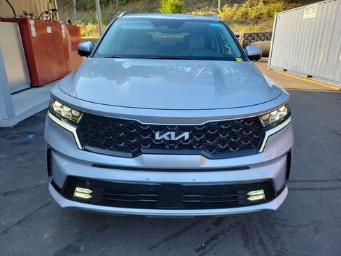 Used 2022 Kia Sorento SX Prestige AWD/4WD image 2