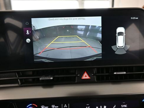 Used 2025 Kia Sportage EX image 20