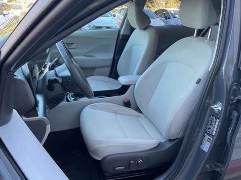 Used 2025 Hyundai Kona SEL image 14