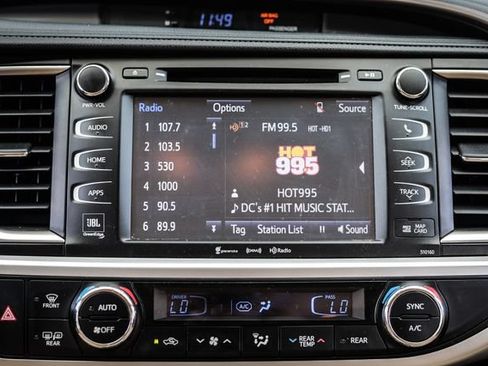 Used 2016 Toyota Highlander Limited FWD image 35
