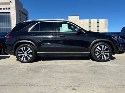 Used 2025 Mercedes-Benz GLE 450 4MATIC image 2