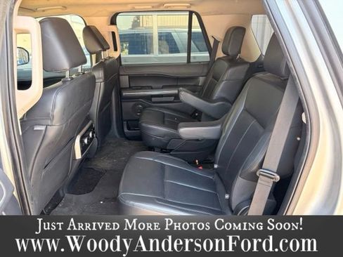 Used 2022 Ford Expedition XLT RWD image 9