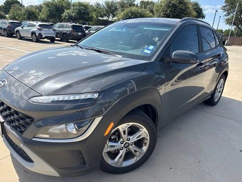 Used 2023 Hyundai Kona SEL FWD image 6