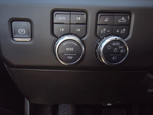 Used 2025 GMC Sierra 2500 Denali w/ Denali Reserve Package image 13