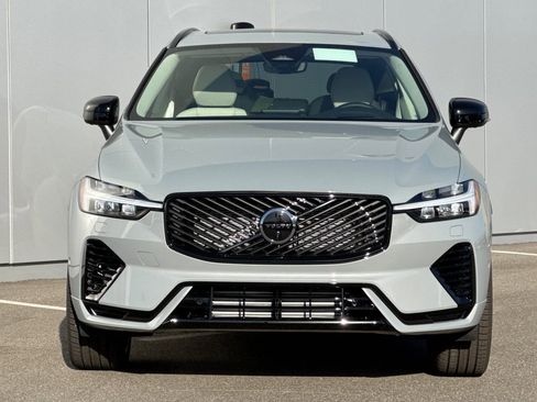 New 2026 Volvo XC60 T8 Ultra w/ Protection Package Premier AWD/4WD image 8