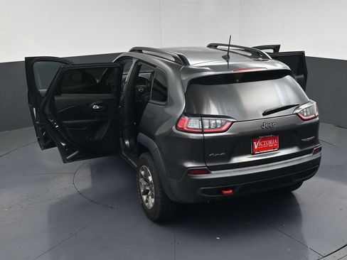 Used 2022 Jeep Cherokee Trailhawk w/ Sun, Sound & Nav Group AWD/4WD image 23
