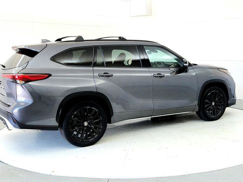 Used 2023 Toyota Highlander XSE AWD/4WD image 8