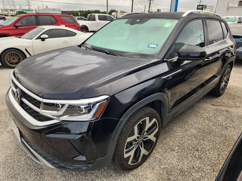 Used 2022 Volkswagen Taos SEL AWD/4WD image 2