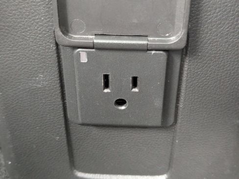 Used 2019 Buick Encore Essence image 8