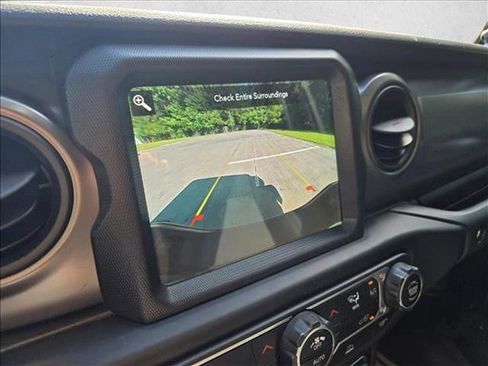 Used 2023 Jeep Gladiator Sport image 22