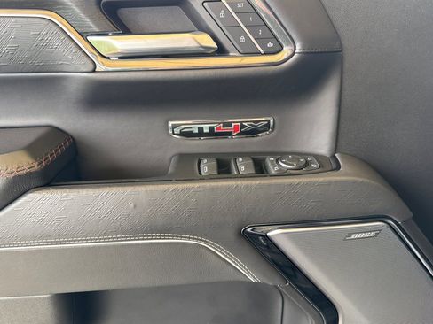 Used 2024 GMC Sierra 1500 AT4X image 12