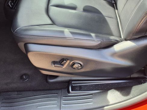 Used 2025 Chrysler Pacifica Select FWD image 17