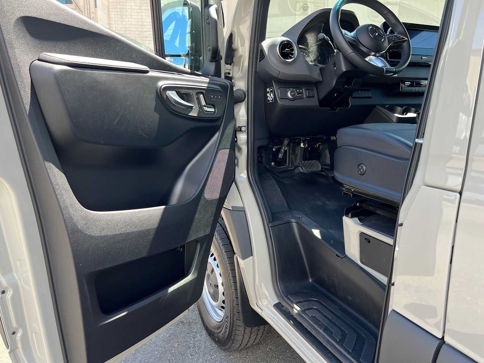 Used 2026 Mercedes-Benz Sprinter 2500 image 20