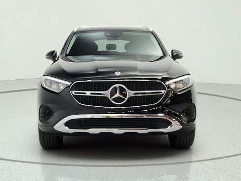 Used 2025 Mercedes-Benz GLC 350e 4MATIC image 2