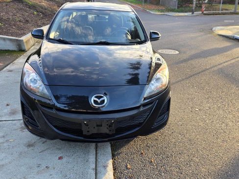 Used 2010 MAZDA MAZDA3 i SV image 2