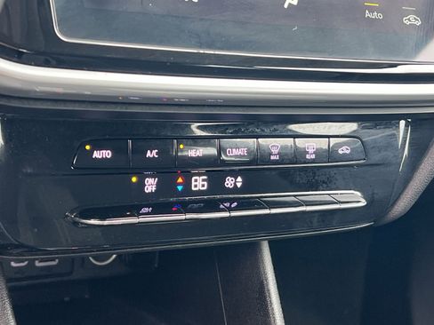 Used 2023 Chevrolet Bolt EUV LT image 20