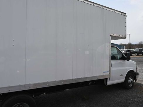 New 2024 GMC Savana 4500 w/ Power Convenience Package RWD image 35
