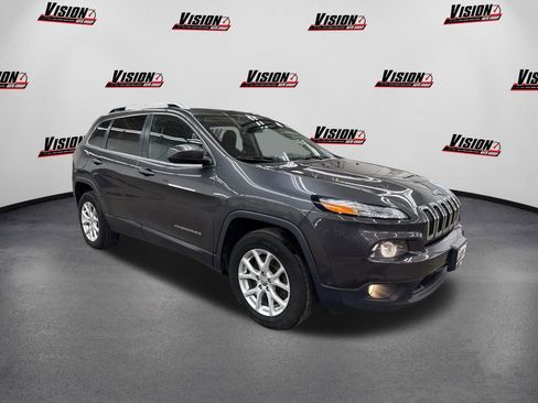 Used 2016 Jeep Cherokee Latitude w/ Cold Weather Group image 3